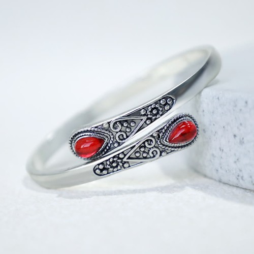 Zircon Water Drop Healing Cuff Bracelet Zircon Water Drop Healing Cuff Bracelet