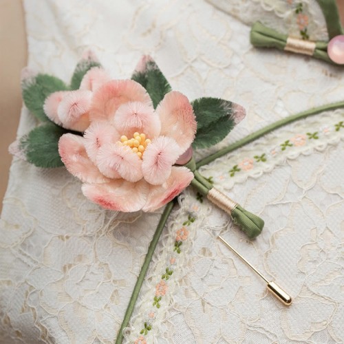 Handmade Yangzhou Velvet Mulberry Silk Peach Blossom Brooch Handmade Yangzhou Velvet Mulberry Silk Peach Blossom Brooch