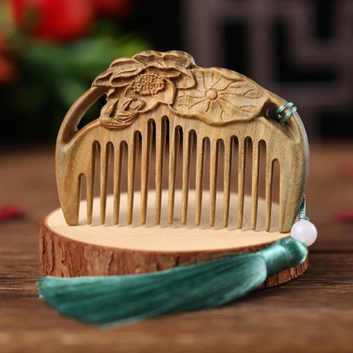Green Sandalwood Fox Peony Lotus Engraved Comb Green Sandalwood Fox Peony Lotus Engraved Comb
