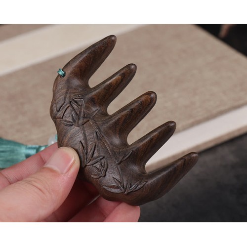 Green Sandalwood Plum Blossom Koi Fish Engraved Comb