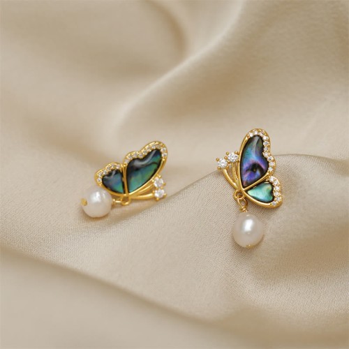18K Gold-Plated Copper Pearl Butterfly Love Stud Earrings 18K Gold-Plated Copper Pearl Butterfly Love Stud Earrings