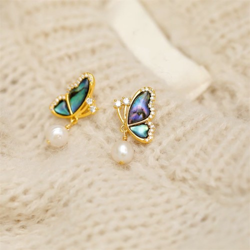 18K Gold-Plated Copper Pearl Butterfly Love Stud Earrings 18K Gold-Plated Copper Pearl Butterfly Love Stud Earrings