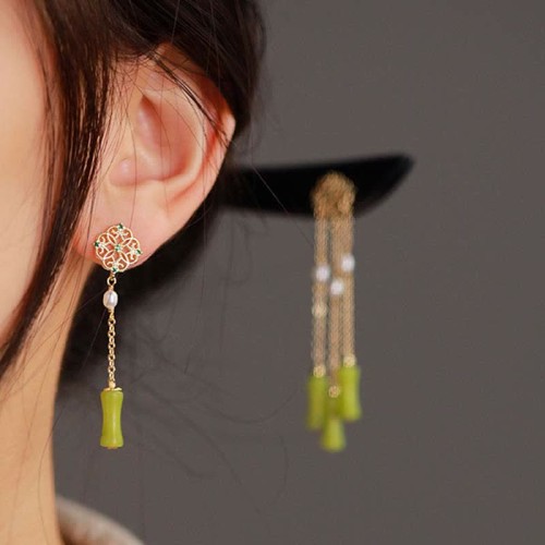 Peridot Ebony Wood Love Tassels Hairpin