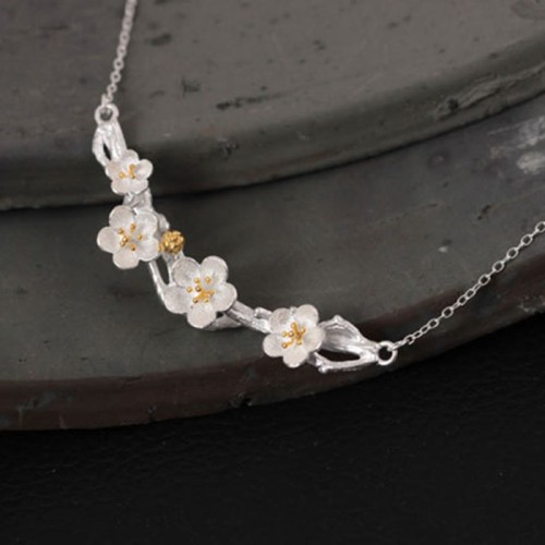 925 Silver Plum Blossom Protection Pendant 925 Silver Plum Blossom Protection Pendant