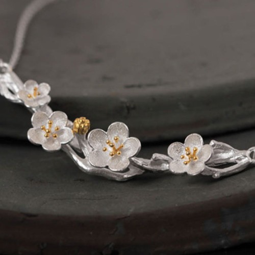 925 Silver Plum Blossom Protection Pendant 925 Silver Plum Blossom Protection Pendant