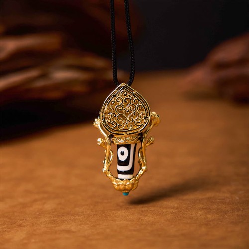 Tibetan Dzi Manjusri Bodhisattva Compassion Necklace Tibetan Dzi Manjusri Bodhisattva Compassion Necklace