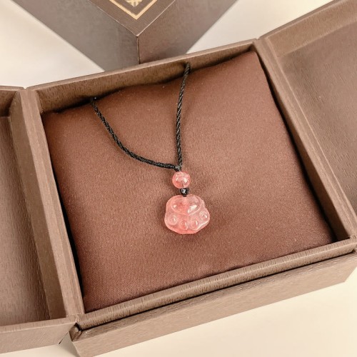 Strawberry Quartz Cat Paw Healing Necklace Strawberry Quartz Cat Paw Healing Necklace