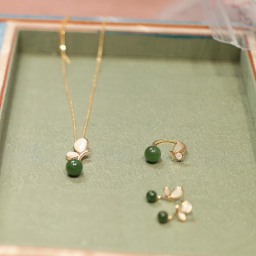Butterfly Tridacna Stone Cyan Jade Jewelry Set Butterfly Tridacna Stone Cyan Jade Jewelry Set