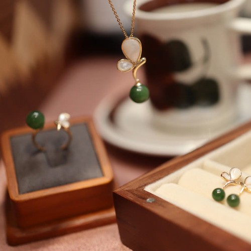 Butterfly Tridacna Stone Cyan Jade Jewelry Set Butterfly Tridacna Stone Cyan Jade Jewelry Set