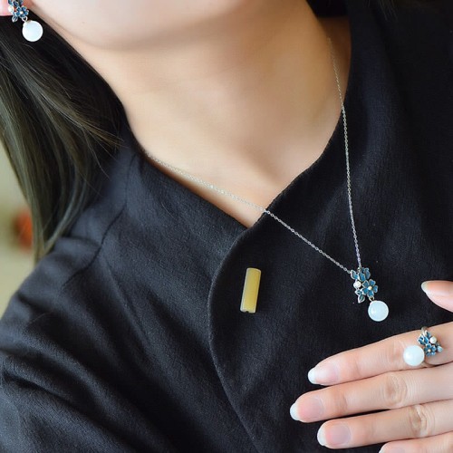 White Jade Pearl Blessing Set White Jade Pearl Blessing Set