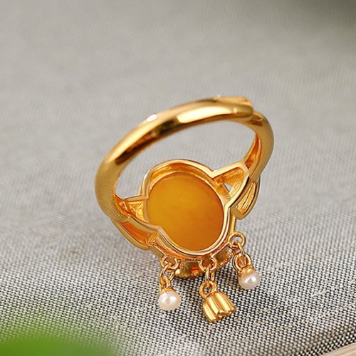 925 Silver Plated Amber Pearl Confidence Ring Set
