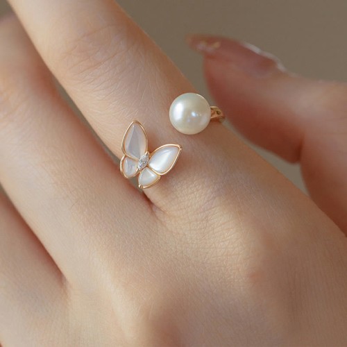 14K Gold-Plated Copper Pearl & Tridacna Butterfly Blessing Set