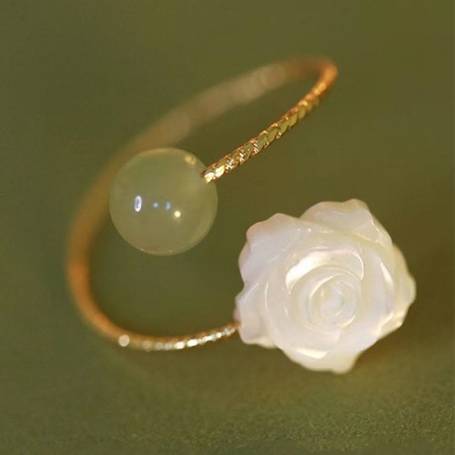 14K Gold-Plated Tridacna Stone Rose Flower Jade Blessing Ring 14K Gold-Plated Tridacna Stone Rose Flower Jade Blessing Ring
