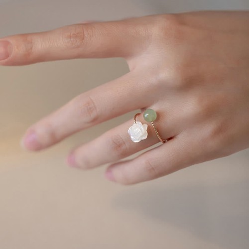14K Gold-Plated Tridacna Stone Rose Flower Jade Blessing Ring 14K Gold-Plated Tridacna Stone Rose Flower Jade Blessing Ring